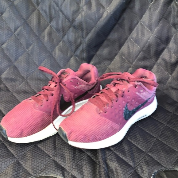 Nike Running Shoes Size 5 Downshifter Maroon Cherry Black Women’s - Picture 2 of 9